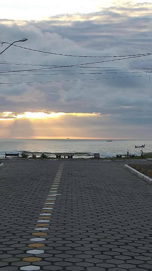 Residencial Chales Riviera Matinhos Luaran gambar